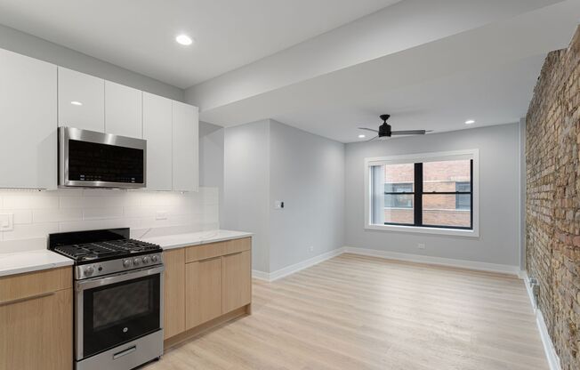 3 beds, 1 bath, 670 sqft, $2,200, Unit 1556-1K
