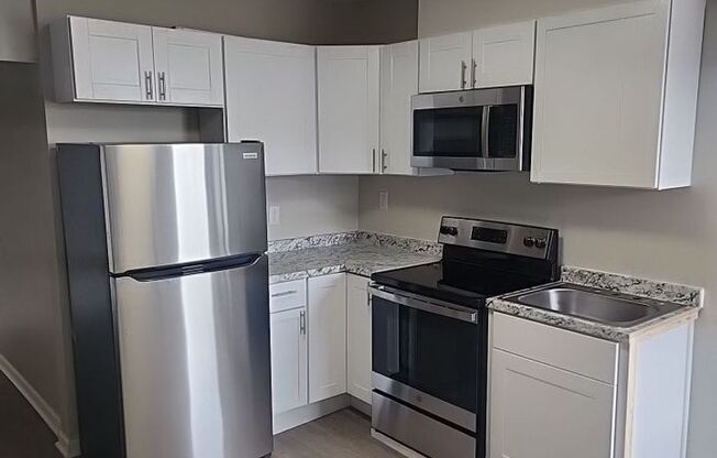 2 beds, 1 bath, 725 sqft, $1,600, Unit 1N