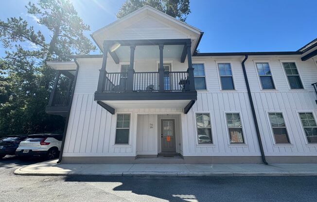 Student Living Near UF - 3 Bed / 3 Bath Home with Balcony