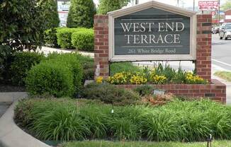 AVAILABLE NOW FOR $975 PER MONTH RENT. Cute 1 bedroom 1 bath apartment in the heart of West Nashville. Onsite Laundry Facilities.