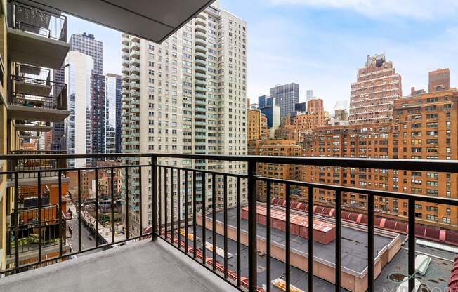 1 bed, 1 bath, $4,650, Unit 23H