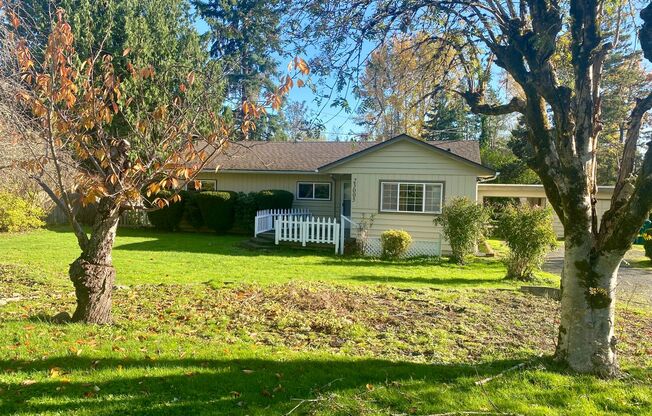 Adorable 3 Bed/2 Bathroom Vintage Style Home in Brier - AVAILABLE NOW!