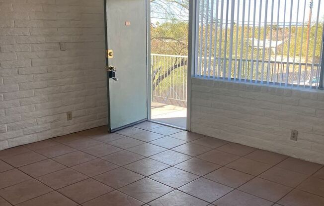 2565 N Park - 32