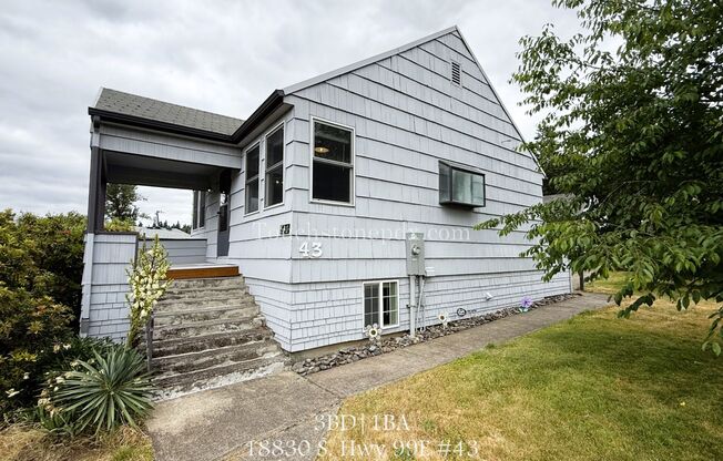 Lovely 3BD|1BA Home in Oregon City w/Basement!