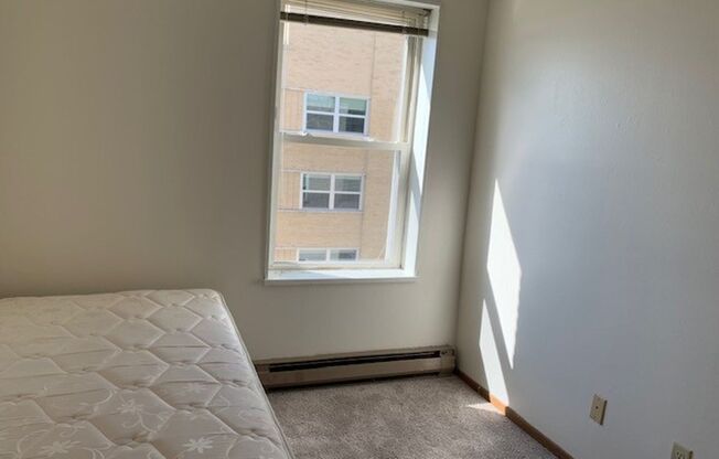 2 beds, 1 bath, $1,635