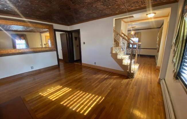 228 NEPONSET VLY PKWY