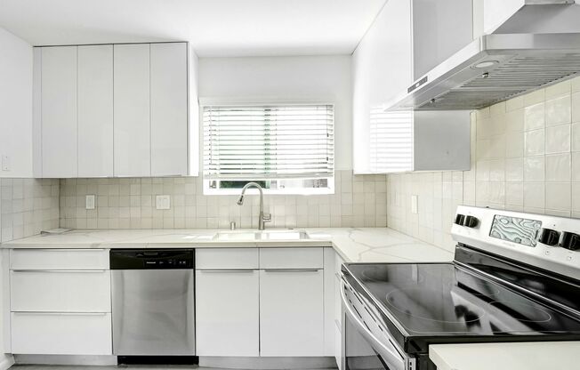 2 beds, 2 baths, 1,200 sqft, $4,895, Unit 102