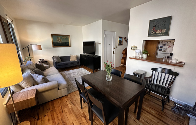 363 W 22 ST