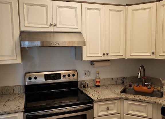 366 QUINCY AVE