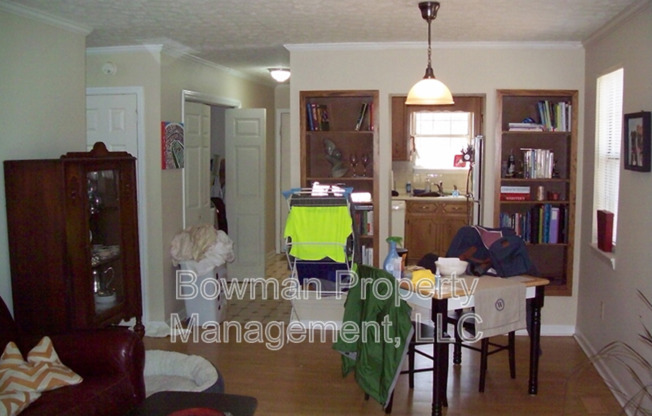 132 OXFORD CT
