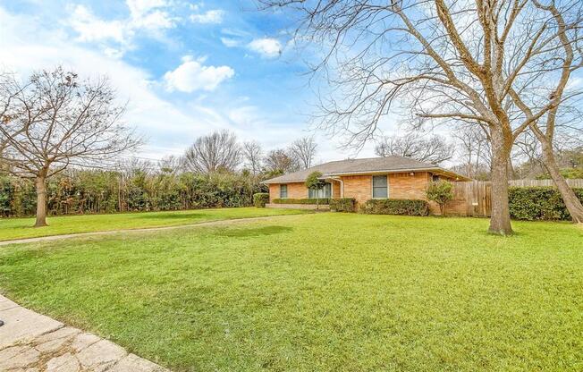 10923 STRAYHORN DR