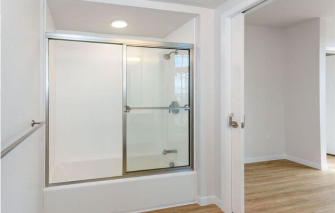 2 beds, 1 bath, 613 sqft, $3,800, Unit 403