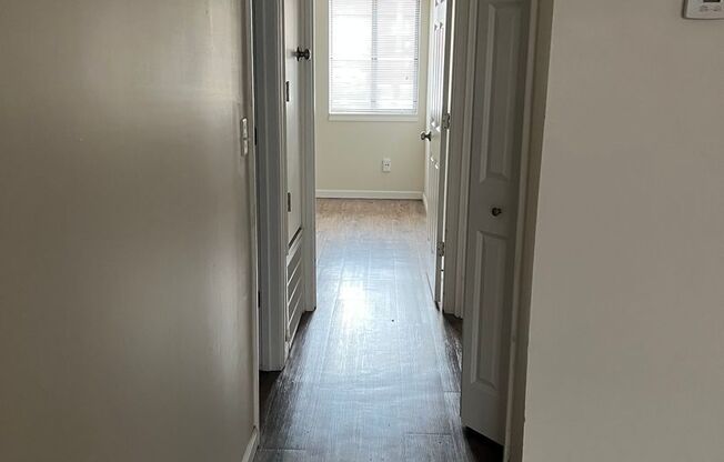 2 beds, 1 bath, 680 sqft, $875, Unit 1026A