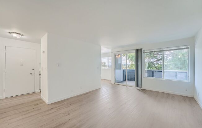 1 bed, 1 bath, 700 sqft, $1,695, Unit Unit 315