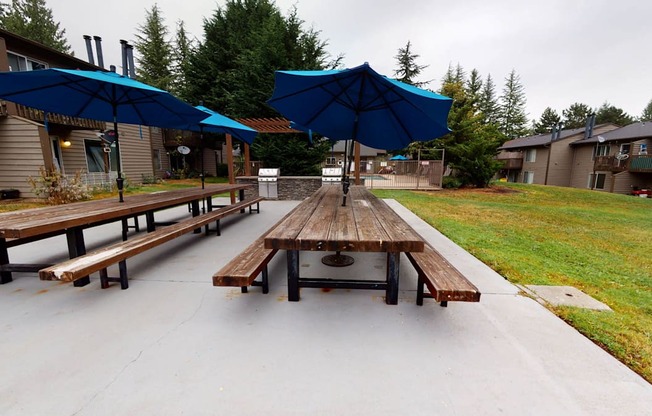 Outdoor sitting at North Creek Apartments, Everett, WA