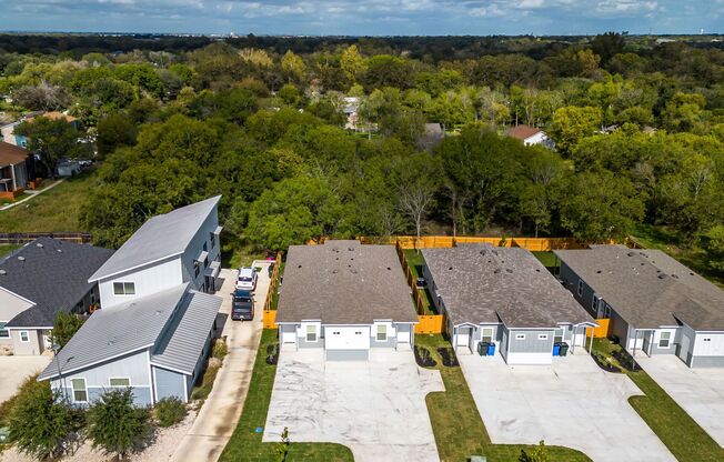926 Country Club Dr