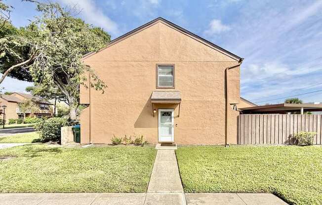 1839 CLEARBROOKE DR