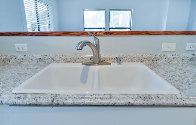 1 bed, 1 bath, $1,300, Unit # 1061