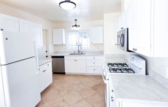 OPEN HOUSE: 9/12 10-11AM ~ 4BR House in Clairemont with 2 Car Garage!