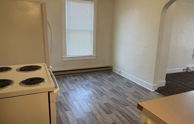 1 bed, 1 bath, 498 sqft, $995, Unit 3