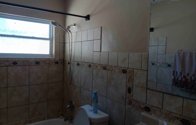 1512 70 AVE N