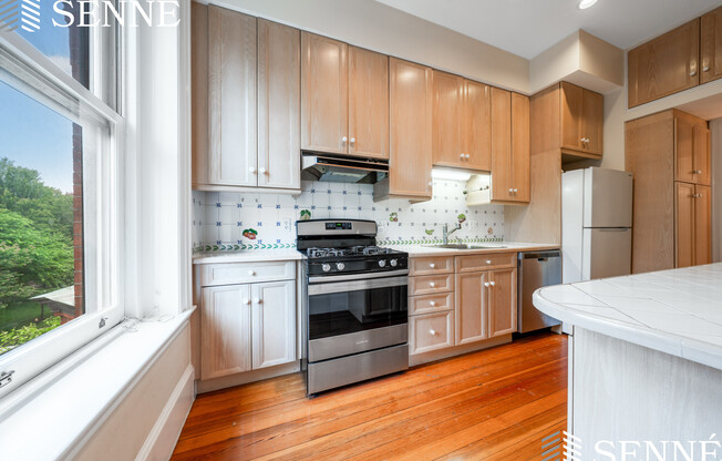 218 COMMONWEALTH AVE