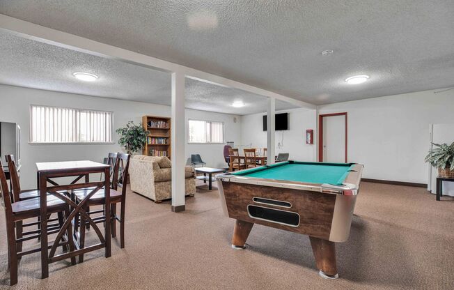 #410 OAK MANOR