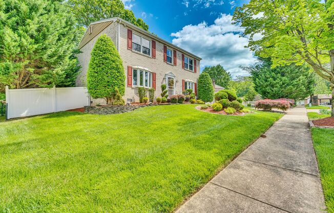 Modern 4 BR Colonial Retreat in River Bend Estates