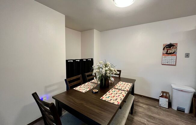 2 beds, 1.5 baths, $1,350, Unit 218