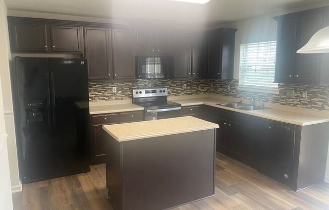 Large Four Bedroom Home In North Charlotte