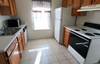 2 beds, 1 bath, 783 sqft, $795, Unit D