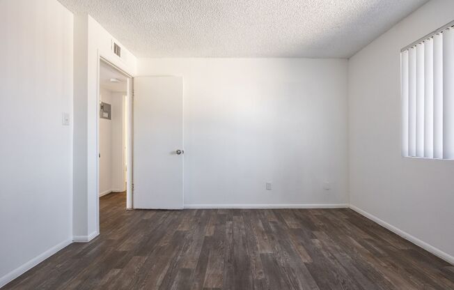 2 beds, 1 bath, 780 sqft, $1,149, Unit 11502