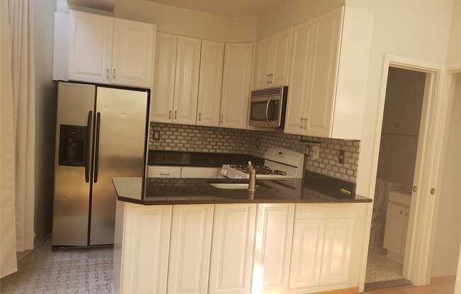 2 beds, 2 baths, $3,800