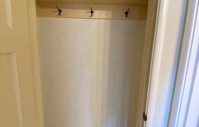 2 beds, 1 bath, 850 sqft, $3,550, Unit 304