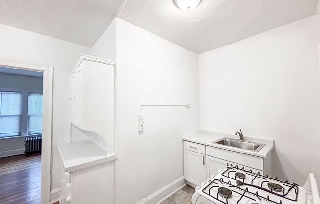 1 bed, 1 bath, 600 sqft, $990, Unit 102