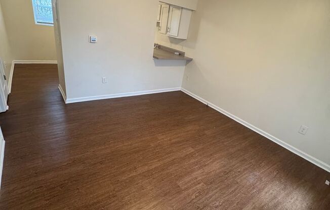 1 bed, 1 bath, 570 sqft, $895, Unit 2011-35