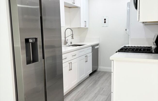 2 beds, 2 baths, 850 sqft, $2,795, Unit Unit 140