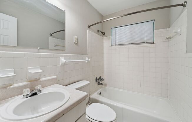 2 beds, 1 bath, 1,000 sqft, $1,149, Unit 1206-01