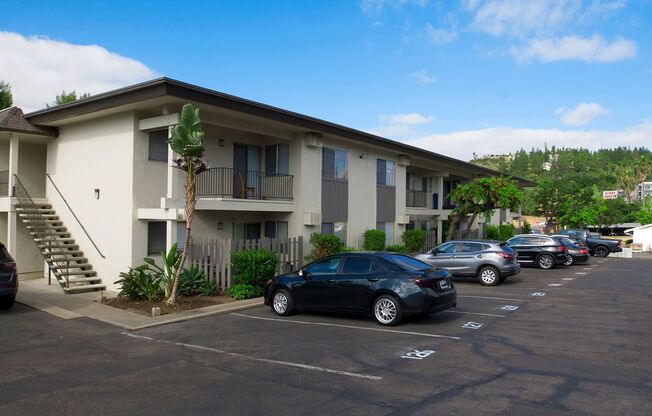 2 beds, 1 bath, 950 sqft, $2,195, Unit 070