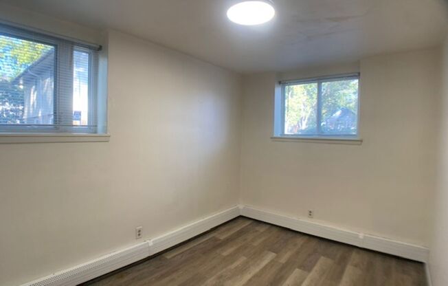 1 bed, 1 bath, 650 sqft, $850, Unit Unit 2