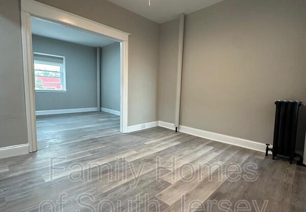 7307 W CHESTER PIKE