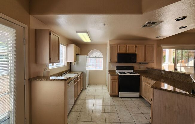 2 beds, 2 baths, $1,450, Unit # 1612