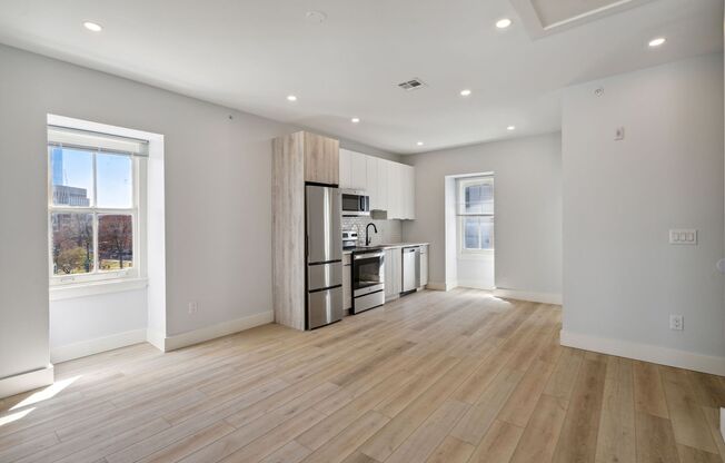 Serpentine Apartments: Newly Renovated near Drexel & Penn