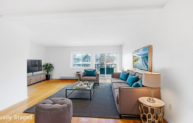 2 beds, 1 bath, 750 sqft, $2,475, Unit 26