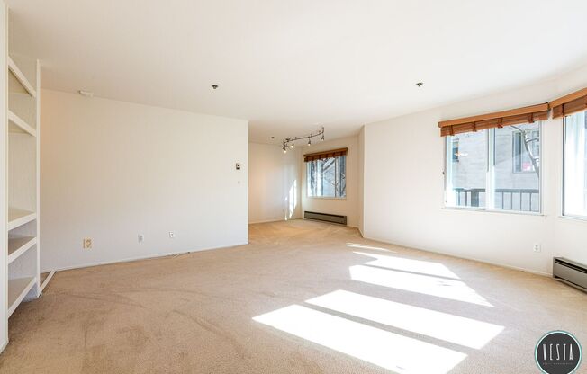 PREMIUM CORNER UNIT LOWER PACIFIC HEIGHTS 1BD W/ PARKING AND PET-FRIENDLY AMENITIES