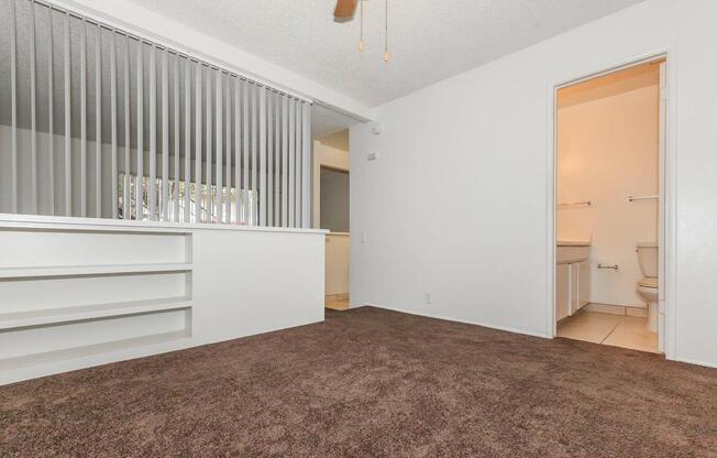 Studio, 1 bath, 410 sqft, $815, Unit 2-19