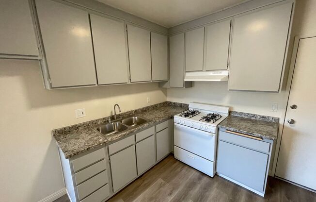 1 bed, 1 bath, 656 sqft, $2,095, Unit 216