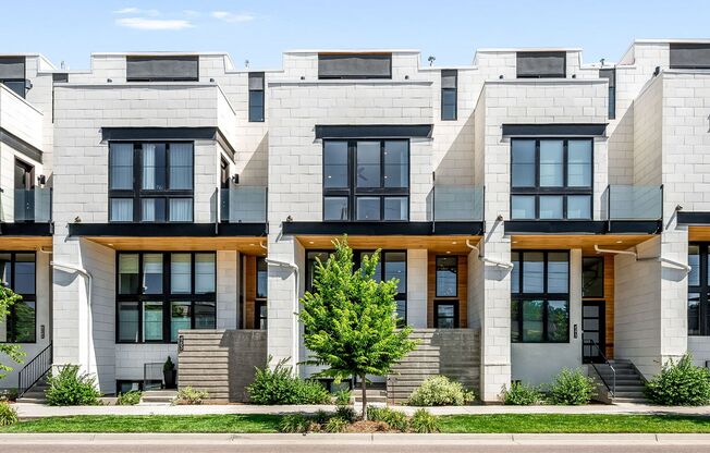 LUX 3BD, 5BA Modern Townhome Near Cherry Creek, Congress Park, and City Park