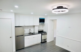 858 SAINT JOHN'S PL