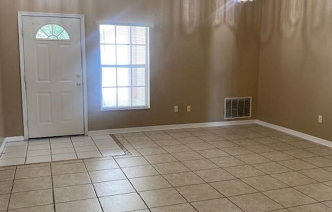 1061 BALLYSHANNON PKWY, ORLANDO - Huckleberry Fields. Beautiful 3/2 home